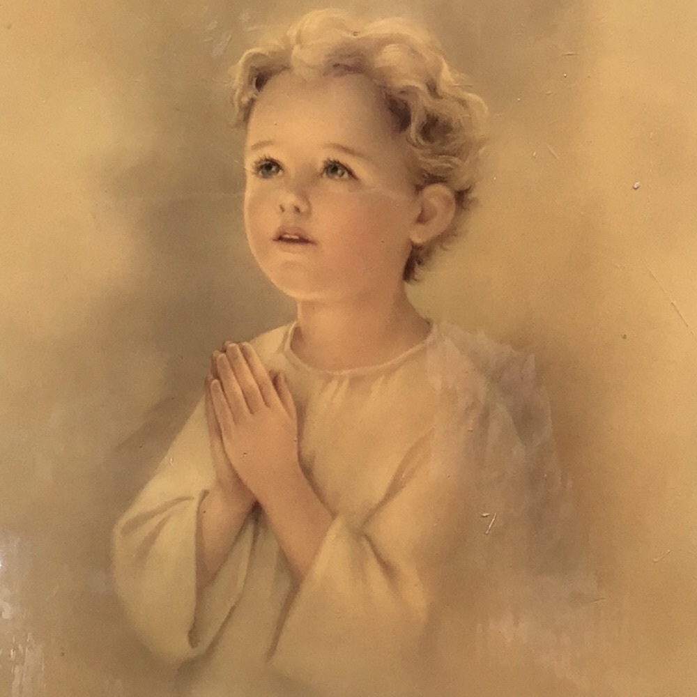 VTG Portrait of Child Praying Resin Covered on Wood with Bracket - Picture 7 of 8
